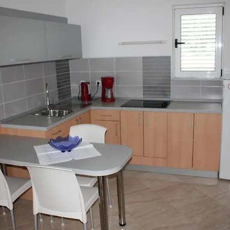 With Parking Space - 21911 아파트 마카르스카