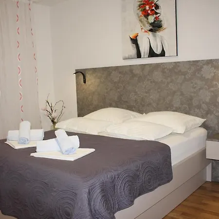 With Parking Space - 21911 * 마카르스카