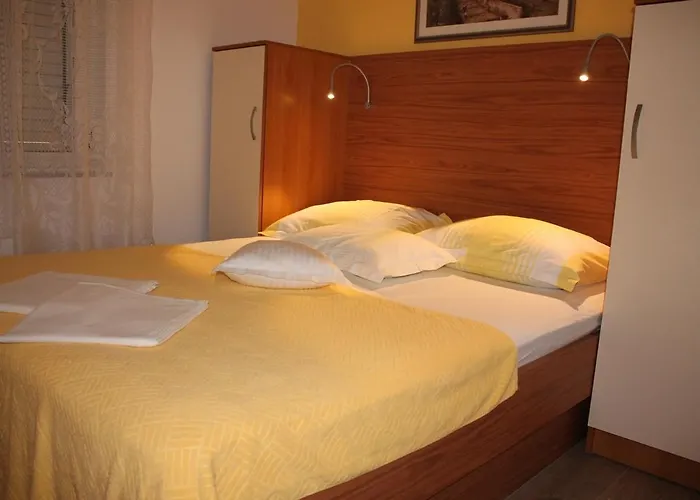 With Parking Space - 21911 Makarska