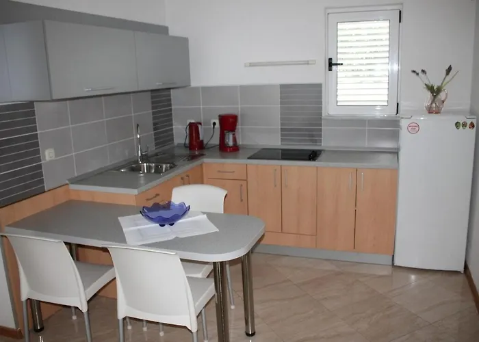 With Parking Space - 21911 Daire Makarska