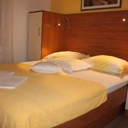 With Parking Space - 21911 Makarská