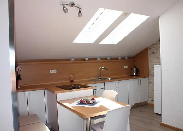 With Parking Space - 21911 马卡尔斯卡