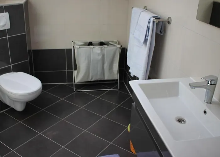 With Parking Space - 21911 马卡尔斯卡